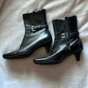 ECCO Women’s black ankle boot heel, size EU 37